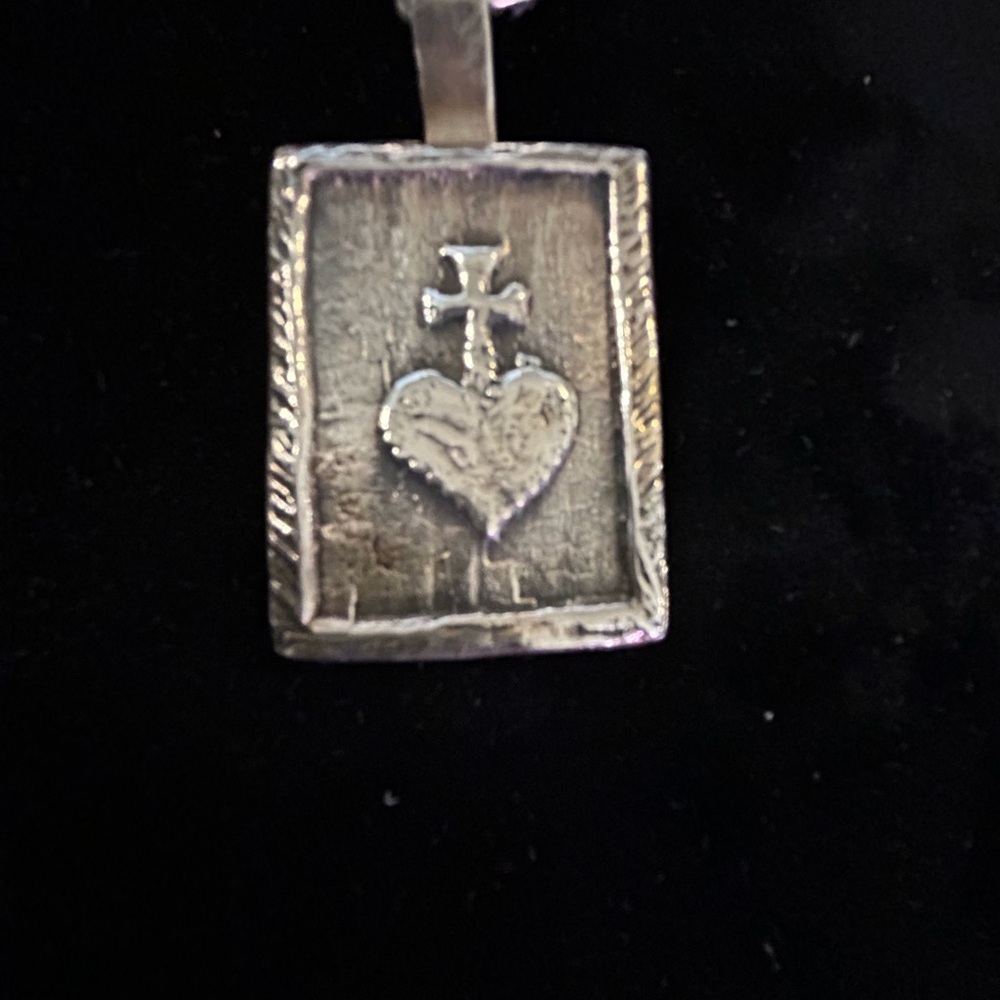 Stunning 925 Stamped Sterling Silver Sacred Heart Pendant - Picture 2 of 14